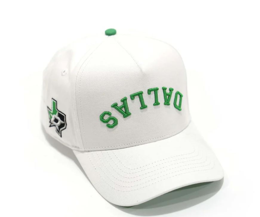 true brvnd スナップバック　白　dallas CAP true brvnd スナップバック 白 dallas CAP - メルカリ