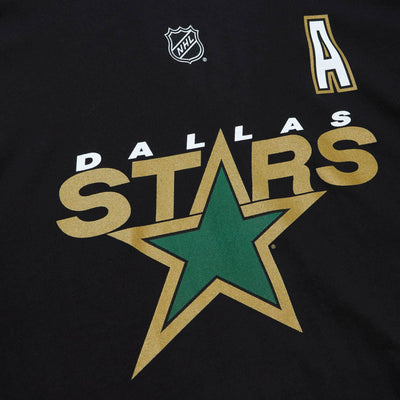 DALLAS STARS MITCHELL & NESS MIKE MODANO NAME & NUMBER TEE - ZOOMED IN FRONT LOGO VIEW