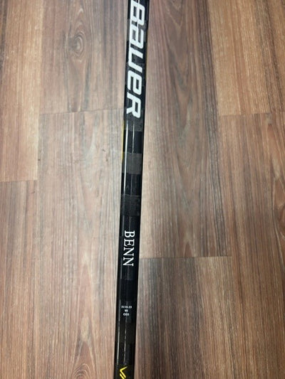 BENN NEW BAUER TEAM ISSUED STICK - View of name on stick
