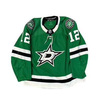 PHOTO OF FRONT OF FAKSA GAME USED HOME JERSEY