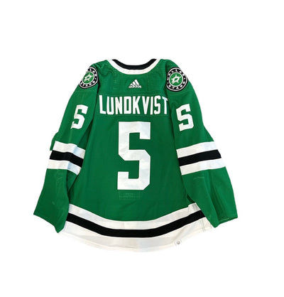 PHOTO OF LUNDKVIST GAME WORN JERSEY - BACK VIEW