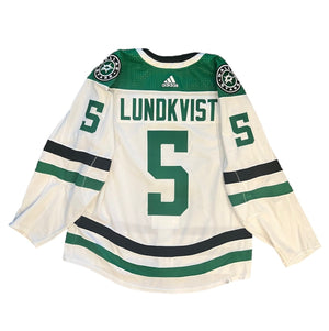 PHOTO OF NILS LUNDKVIST 2023-24 GAME WORN SET 2 AWAY JERSEY - BACK VIEW