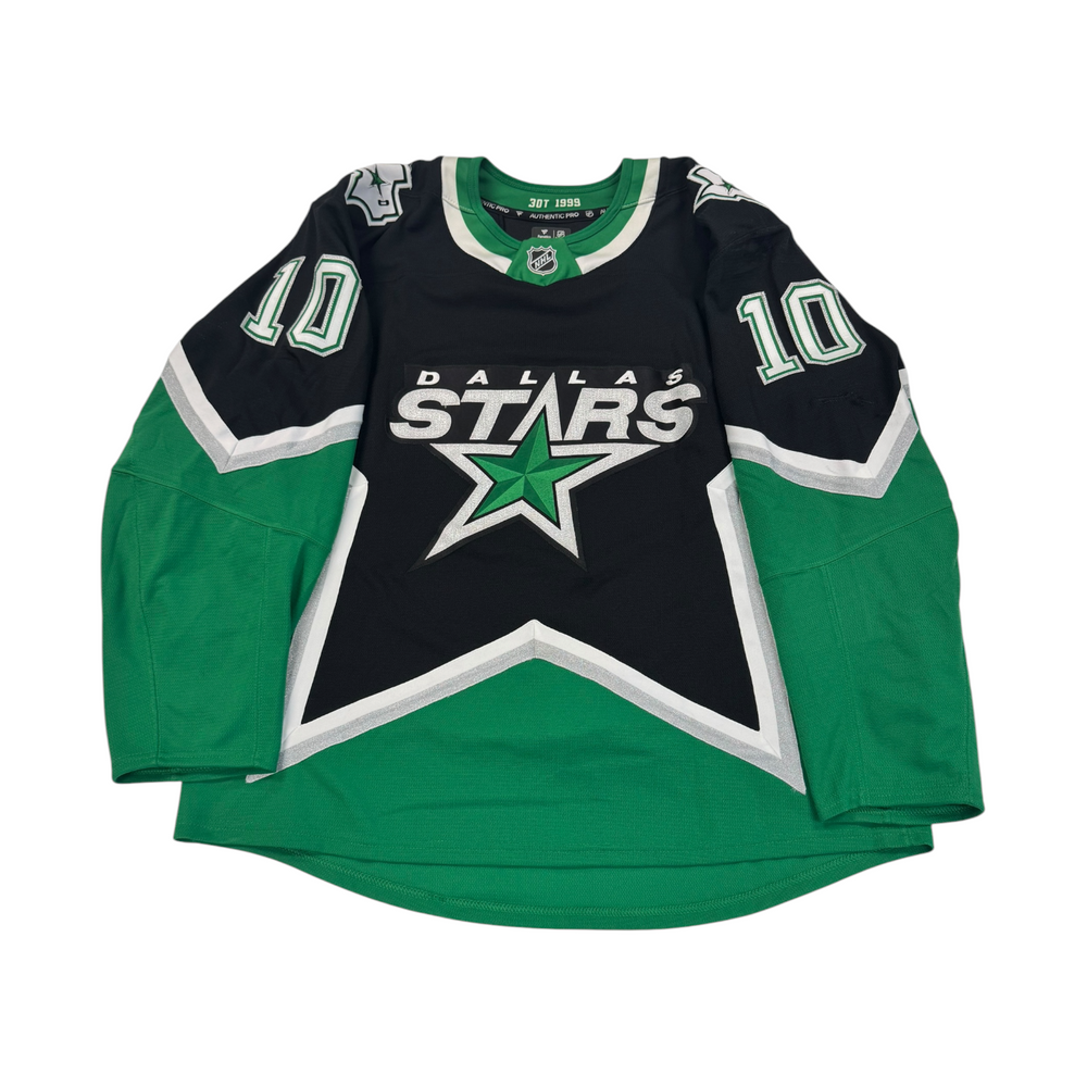Dallas Stars hockey jersey with number 10 ON THE SLEEVES. Jersey on a white background