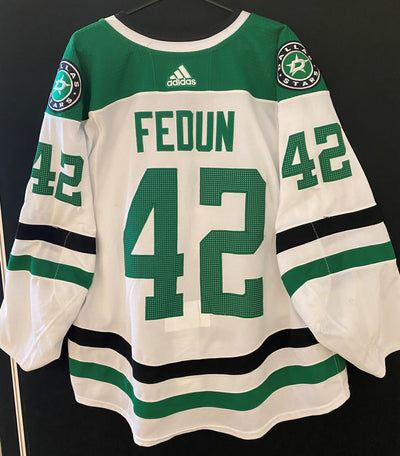 Taylor Fedun 18/19 Game Worn Away Jersey Set 3 in Green and White - Back View