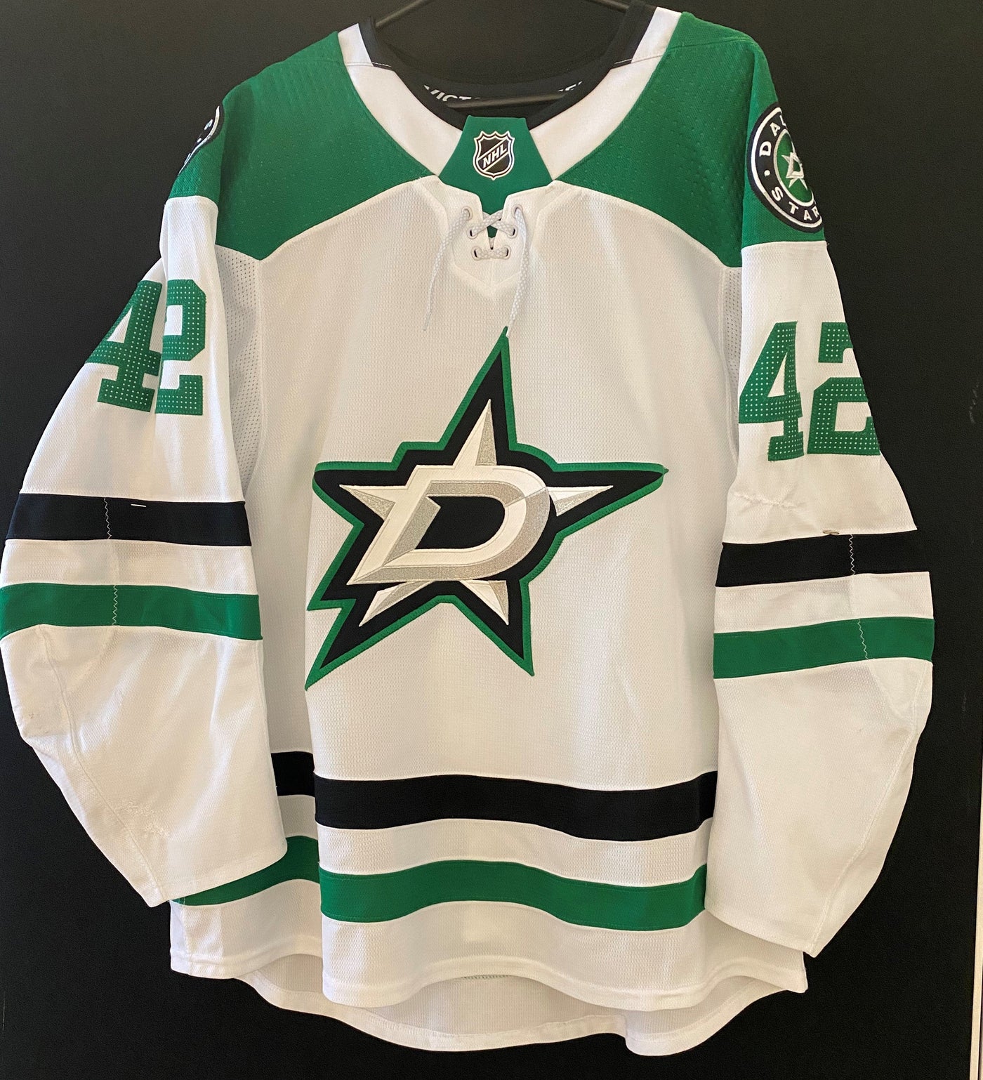 Taylor Fedun 18/19 Game Worn Away Jersey Set 3 in Green and White - Front View
