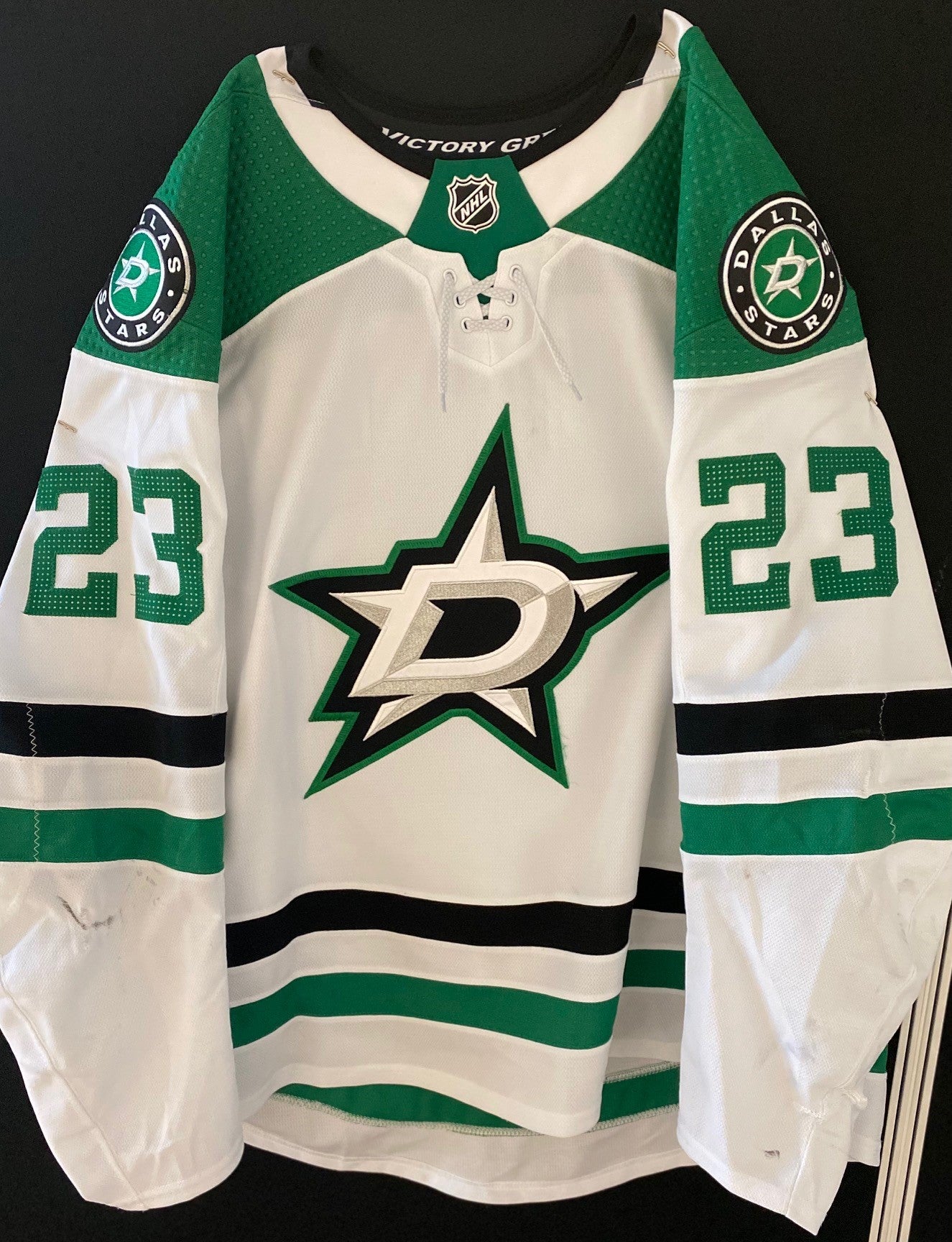 Esa Lindell 20/21 Away Set 1 Game Worn Jersey in Green and White - Front View