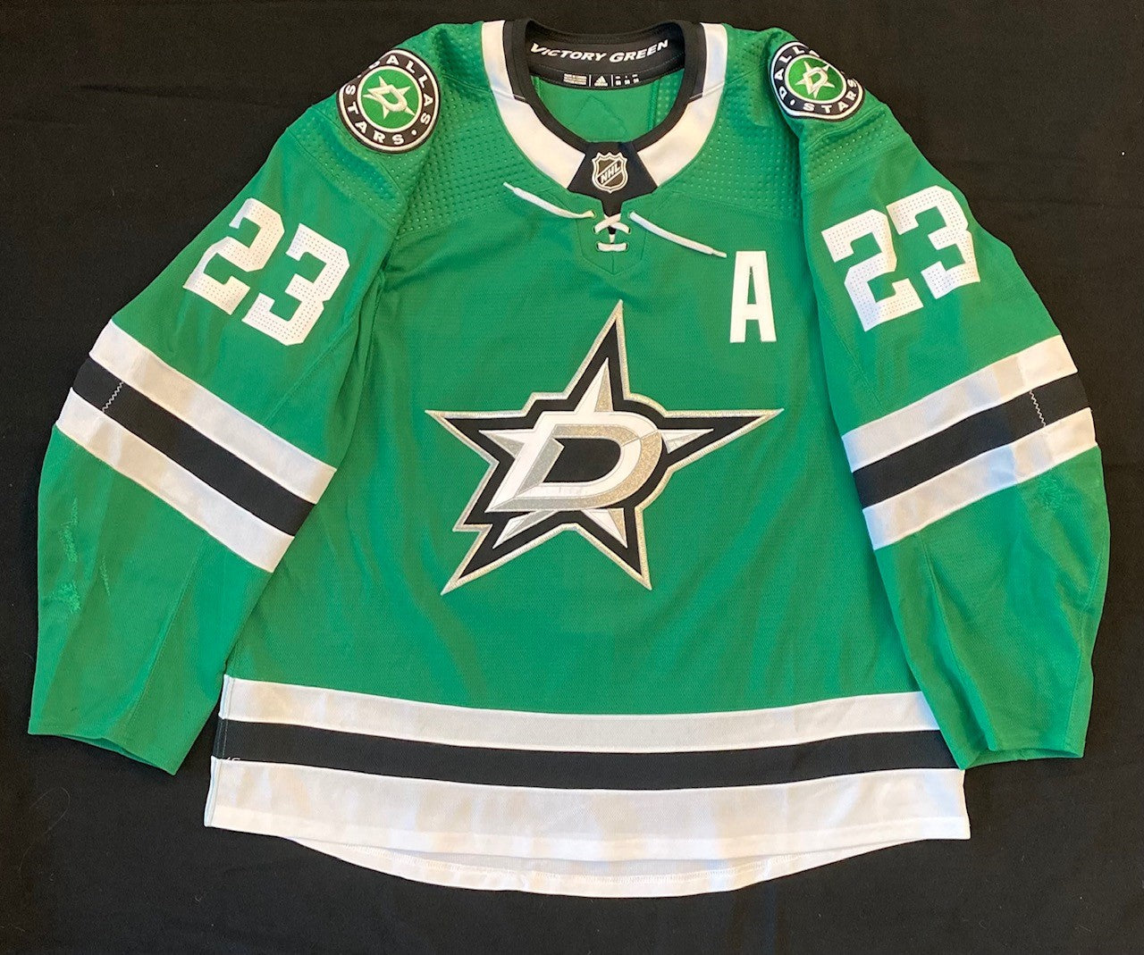 Esa Lindell 20/21 Home Set 1 Game Worn Jersey in Green - Front View