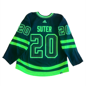 RYAN SUTER GAME WORN BLACKOUT JERSEY - BACK VIEW